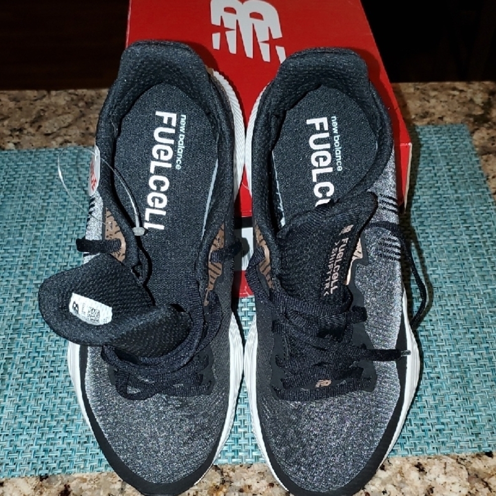 NWT New Balance FuelCore Shift Black Sneakers 7W